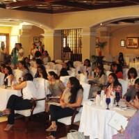 audience listening to chef veena's tips on thai recipes
