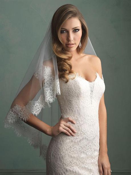 Charming One Tier Lace Sequins Tulle Wedding Veils