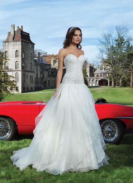 Exquisite Ball Gown Sweetheart Beading and Crystal Detailing Lace SweepBrush Train Organza Wedding Dresses