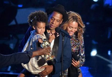 #music Beyonce performs a full album at the VMAs