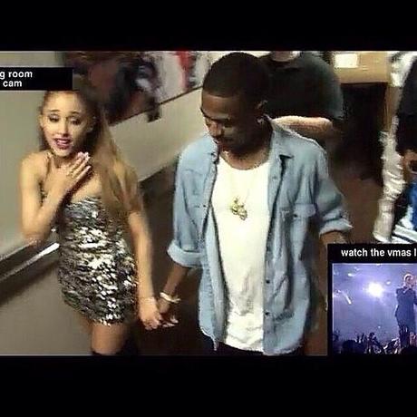 Ariana Grande & Big Sean Holding Hands At The VMA’s