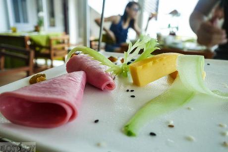 Aleenta Phuket - Phang Nga Resort and Spa: Dining and Wellness