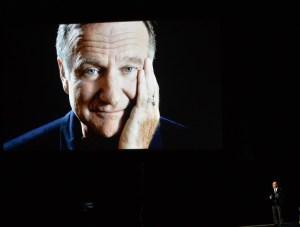 robin-williams-emmys-tribute-from-billy-crystal-02