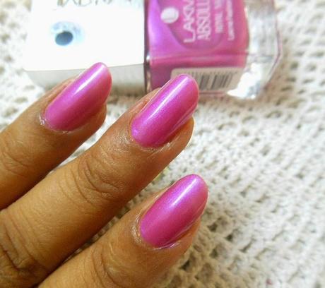 Lakme Absolute Royal Nails : Swatches, NOTD