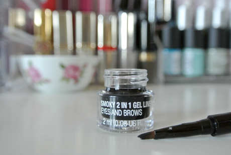 The Body Shop Smoky 2 in 1 Gel Liner