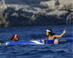 More Pictures Of Rih On Vacation