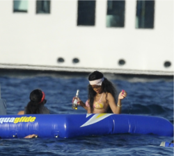 More Pictures Of Rih On Vacation