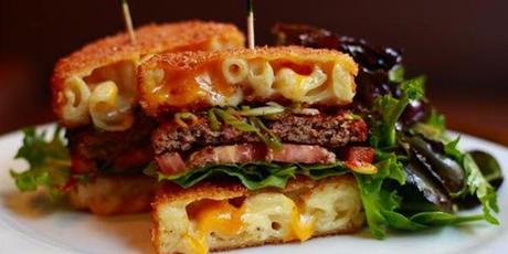 Ridiculous Foods: Fried Mac N Cheese Burger