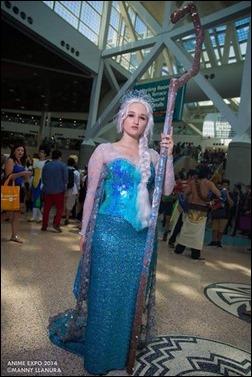 Alexandria the Red as Queen Elsa (Photo by Manny Llanura Photography)