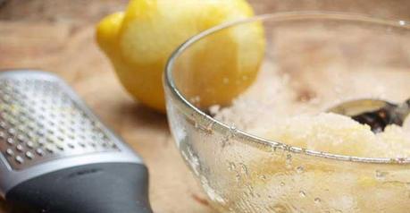 Are Scrubs harmful for your skin? Sugar, lemon and honey scrub