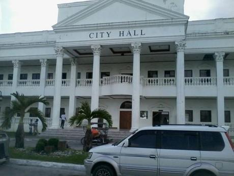 Calapan_City_Hall,_Calapan_City,_Oriental_Mindoro,_Philippines