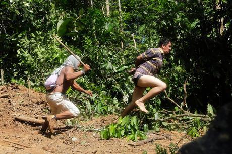 amazon-indians-strip-tie-beat-illegal-loggers3
