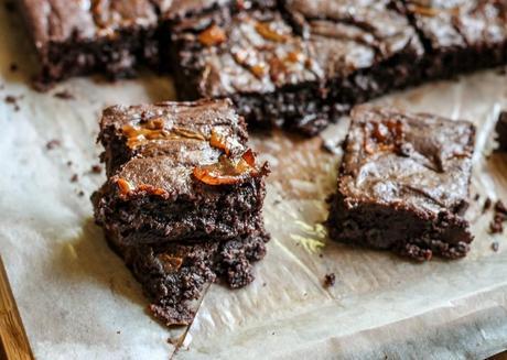 Bacon Caramel Brownies | These brownies are swirled with caramel and studded with pieces of brown sugar bacon! Recipe from Bakerita.com